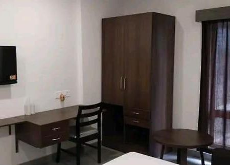 Hotel East International Tinsukia Ngoại thất bức ảnh