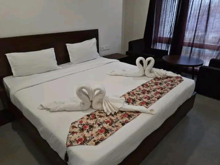 Hotel East International Tinsukia Ngoại thất bức ảnh